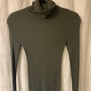 Small Express Green Turtleneck